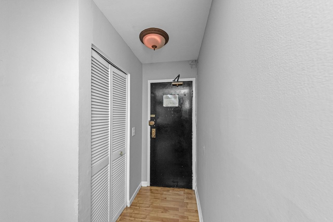 3825 North Pine Grove Avenue, Unit 321 - Photo 4 of 16
