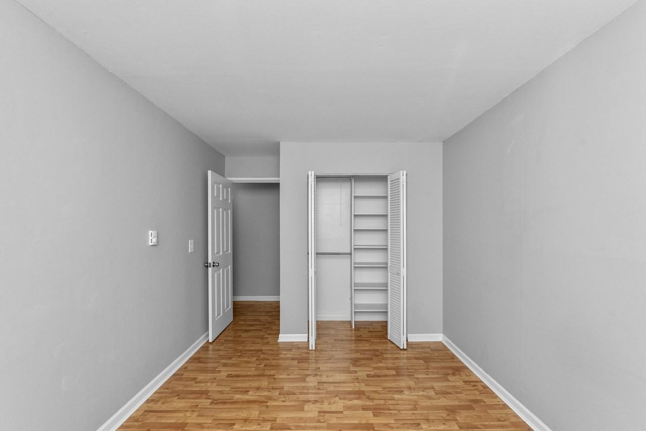3825 North Pine Grove Avenue, Unit 321 - Photo 7 of 16