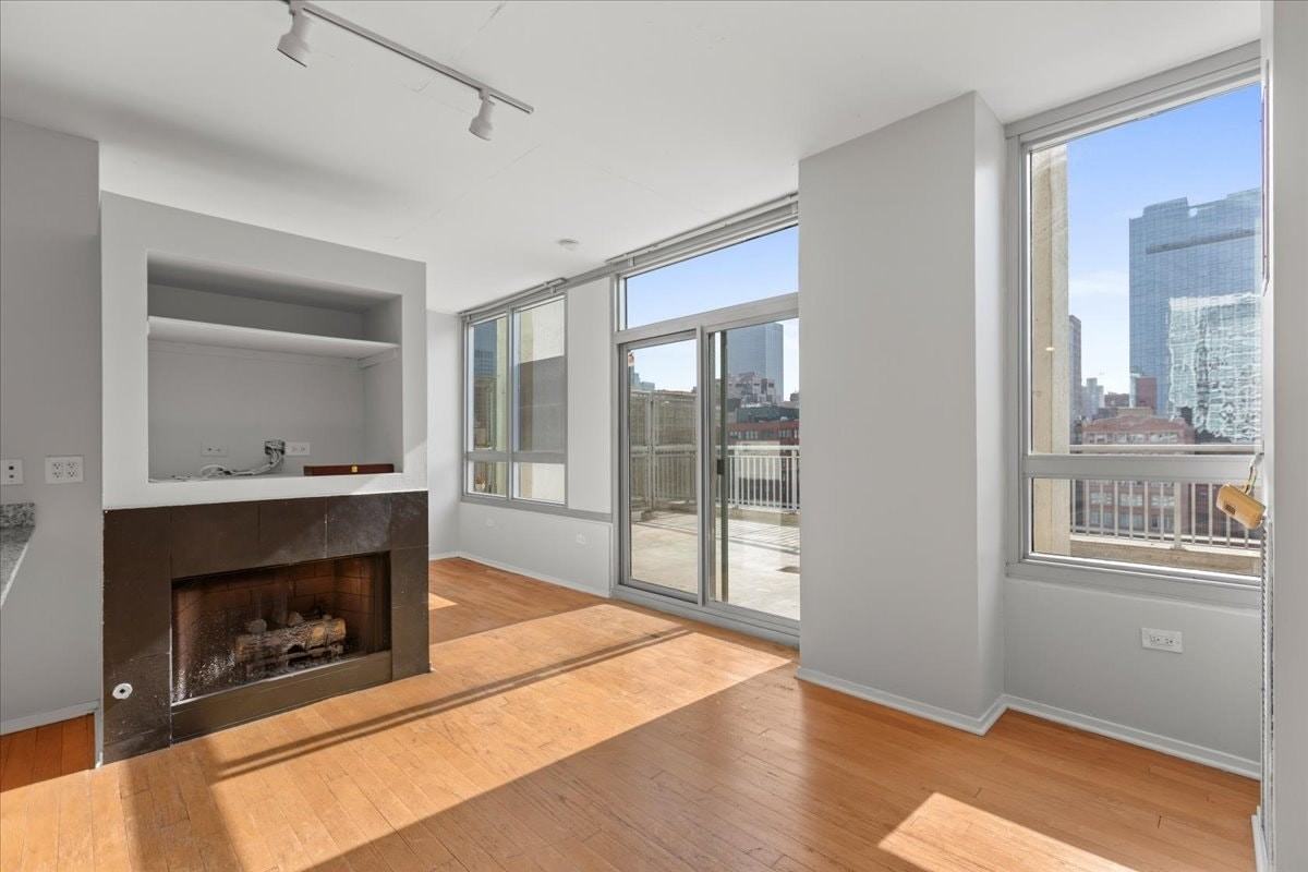 701 South Wells Street, Unit 803 - Photo 5 of 17