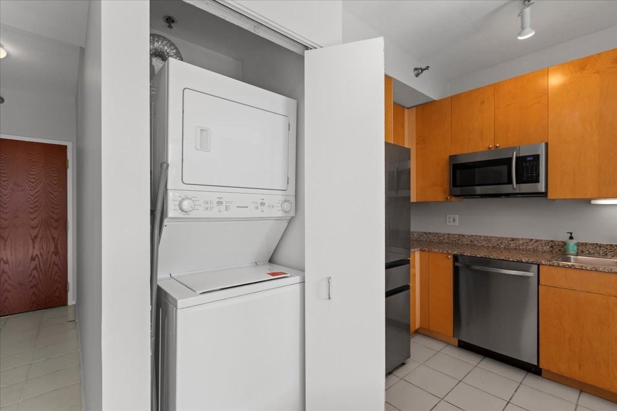 701 South Wells Street, Unit 803 - Photo 6 of 17