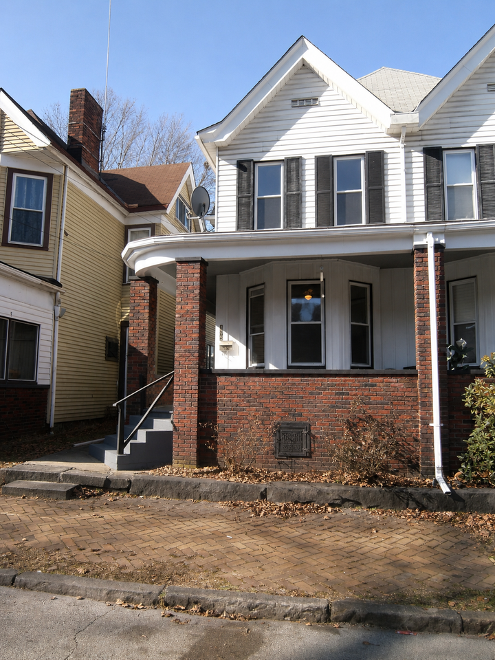 1525 3rd Avenue - Photo 3 of 3