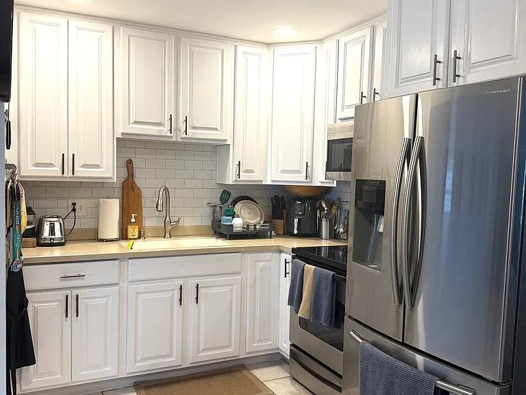 3421 Kingston St N - Photo 2 of 10
