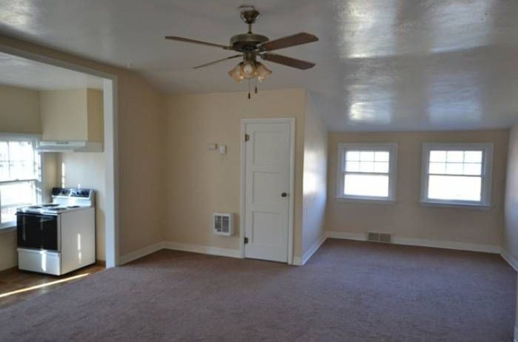 305 Peasley Street, Unit 3 - Photo 3 of 8