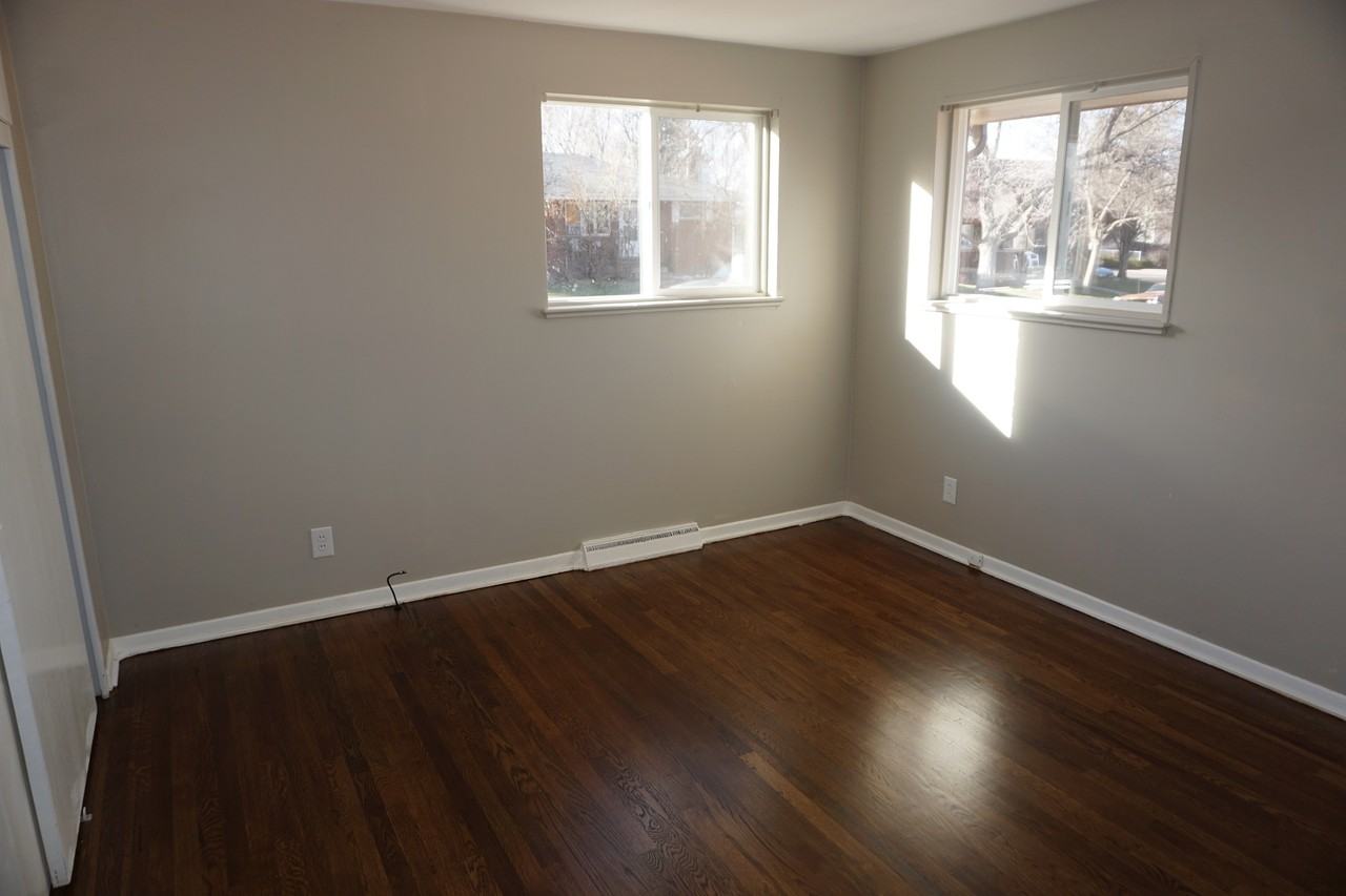 897 W Prentice Pl - Photo 3 of 8