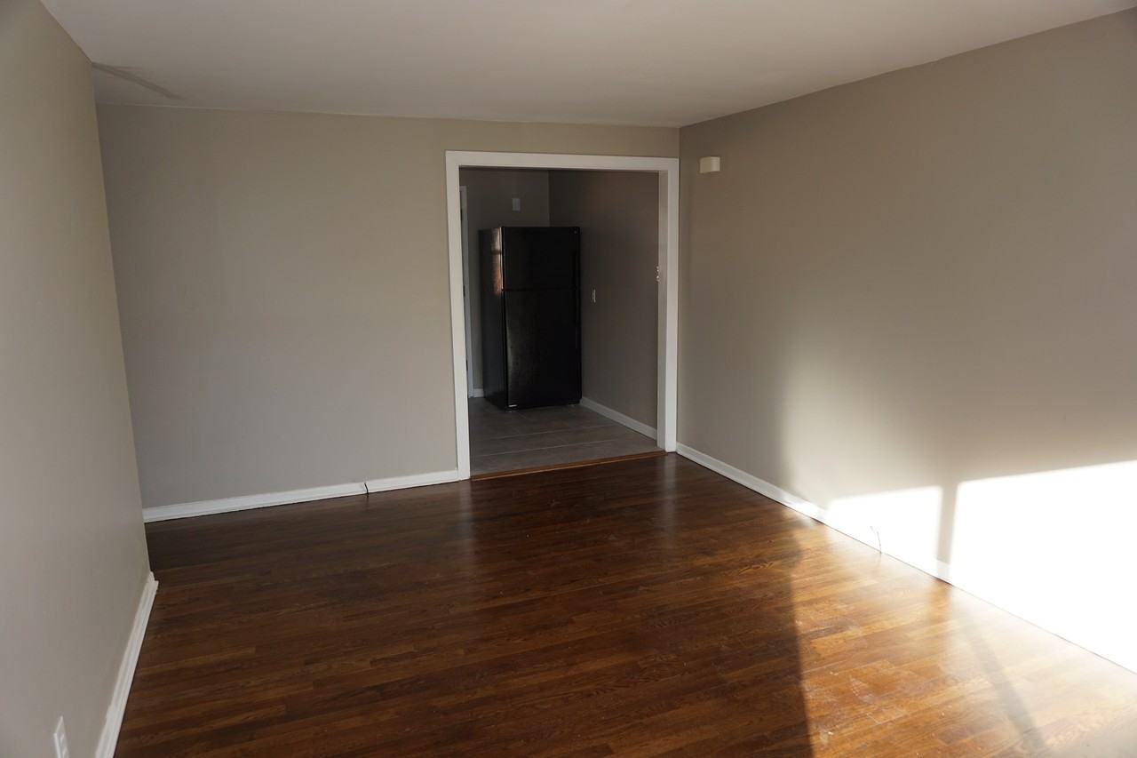897 W Prentice Pl - Photo 7 of 8