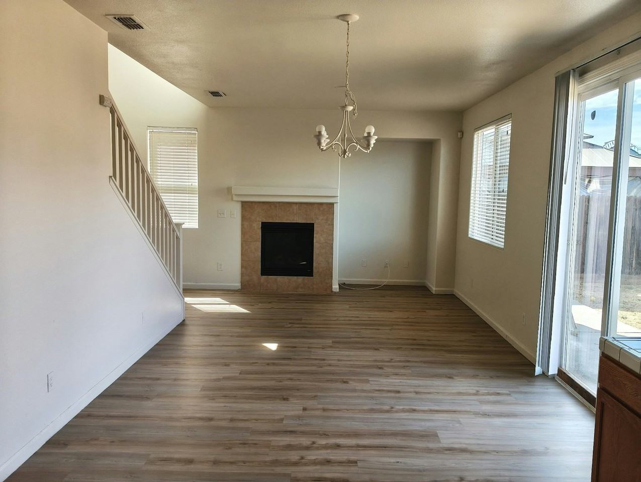 5929 Tangerine Avenue - Photo 5 of 11