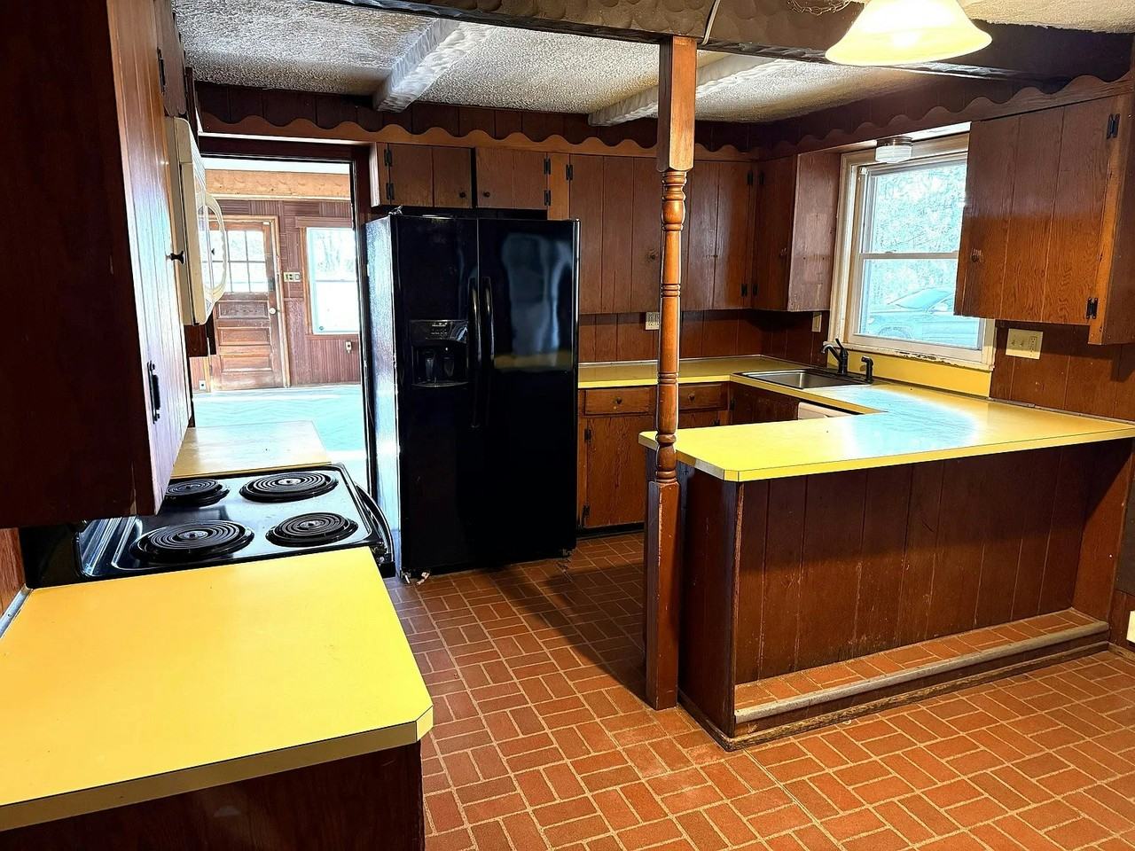 109 High Mountain Road - Photo 2 of 8