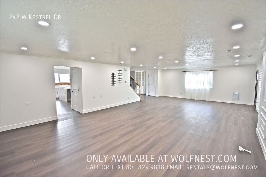 242 W Kestrel Dr #2 - Photo 3 of 42