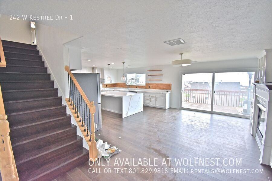 242 W Kestrel Dr #2 - Photo 6 of 42