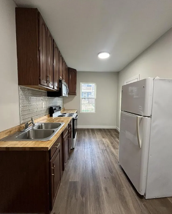 159-161 W 4th St, Unit 159 - Photo 3 of 8