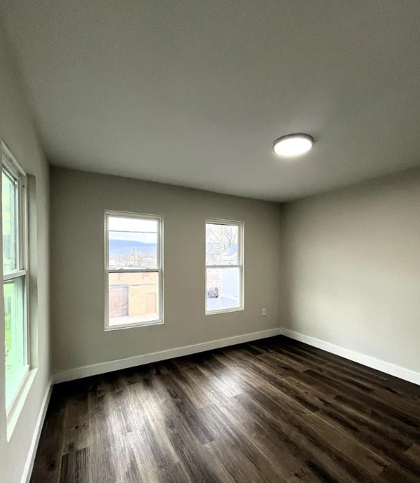 159-161 W 4th St, Unit 159 - Photo 5 of 8