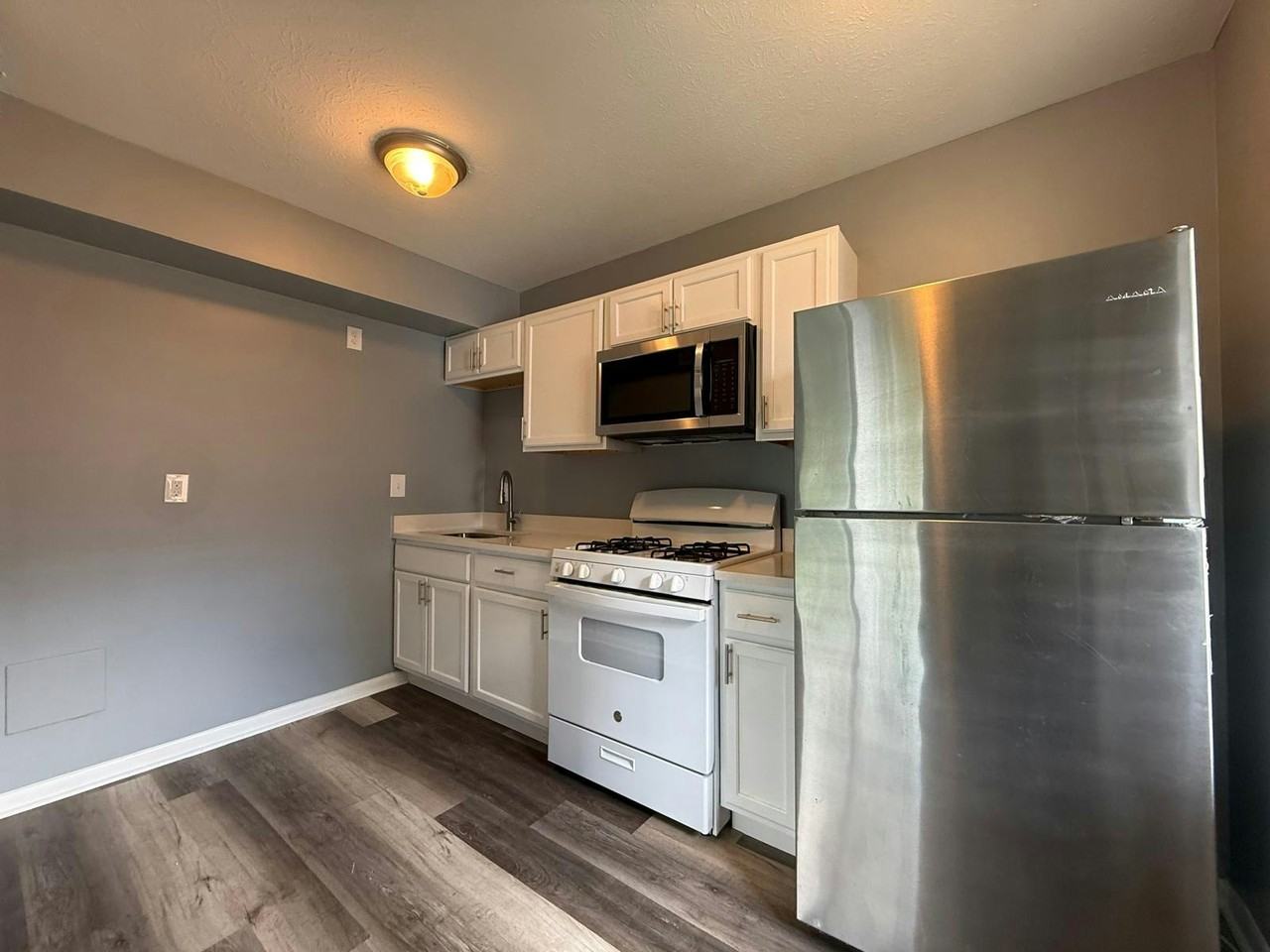 1913 Denune Ave, Unit A - Photo 7 of 11