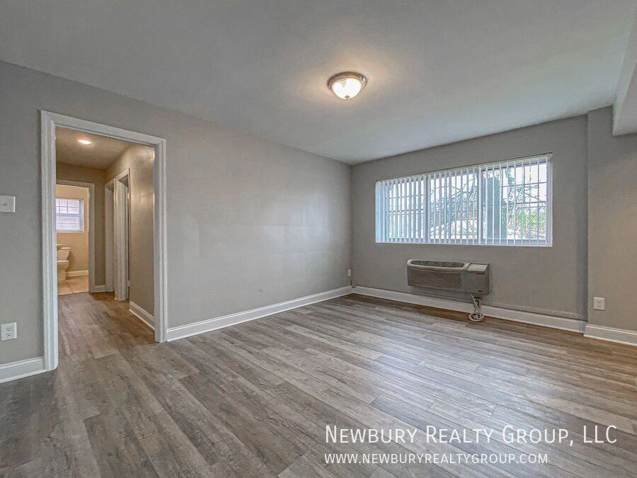 313 San Juan Dr #4 - Photo 3 of 28