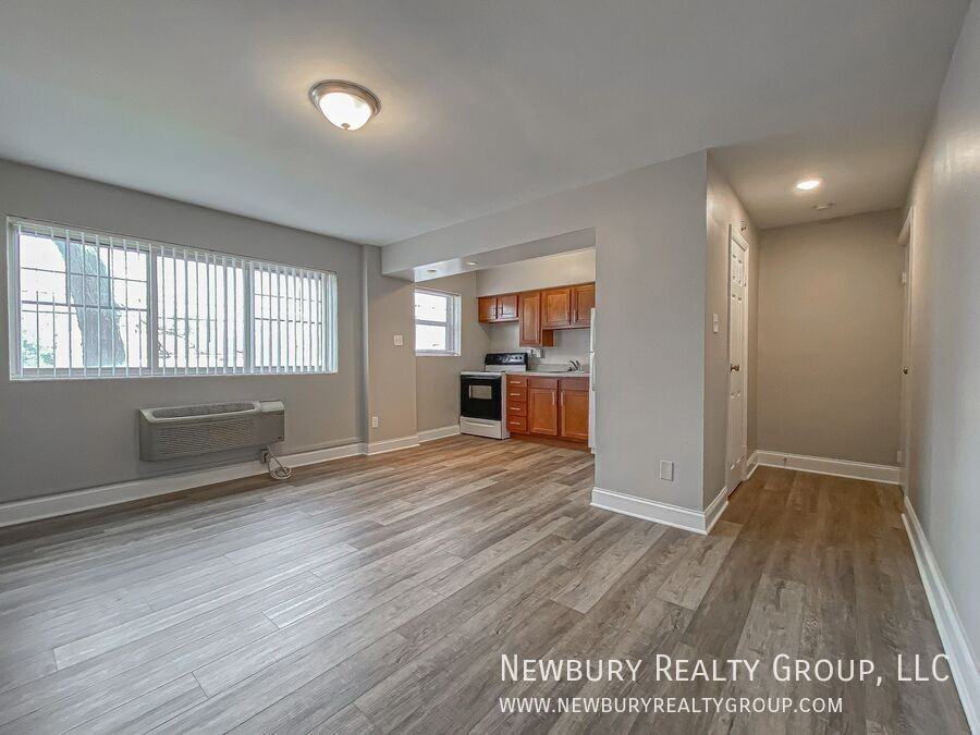 313 San Juan Dr #4 - Photo 5 of 28