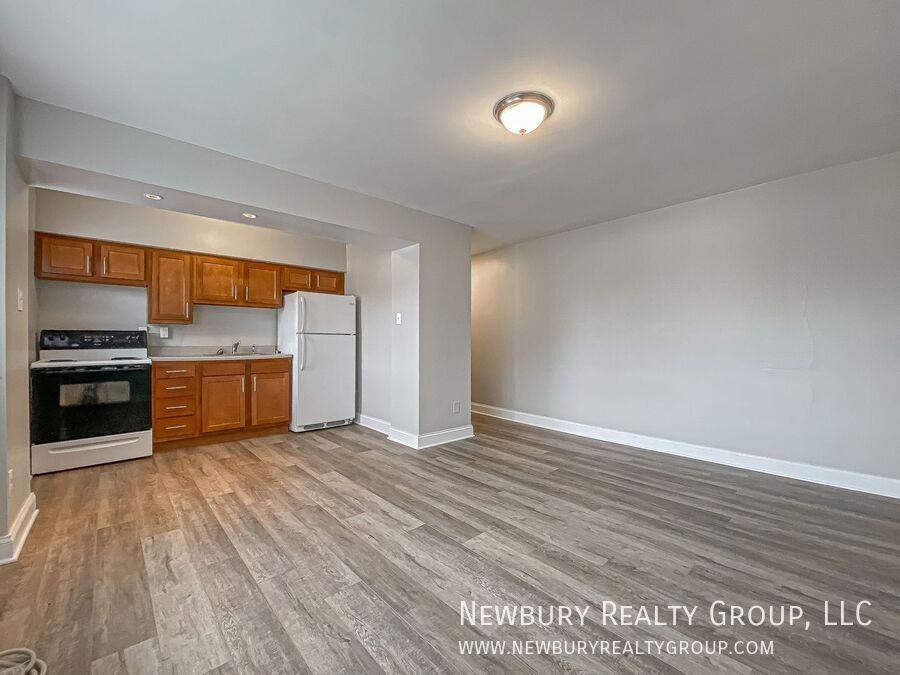 313 San Juan Dr #4 - Photo 6 of 28