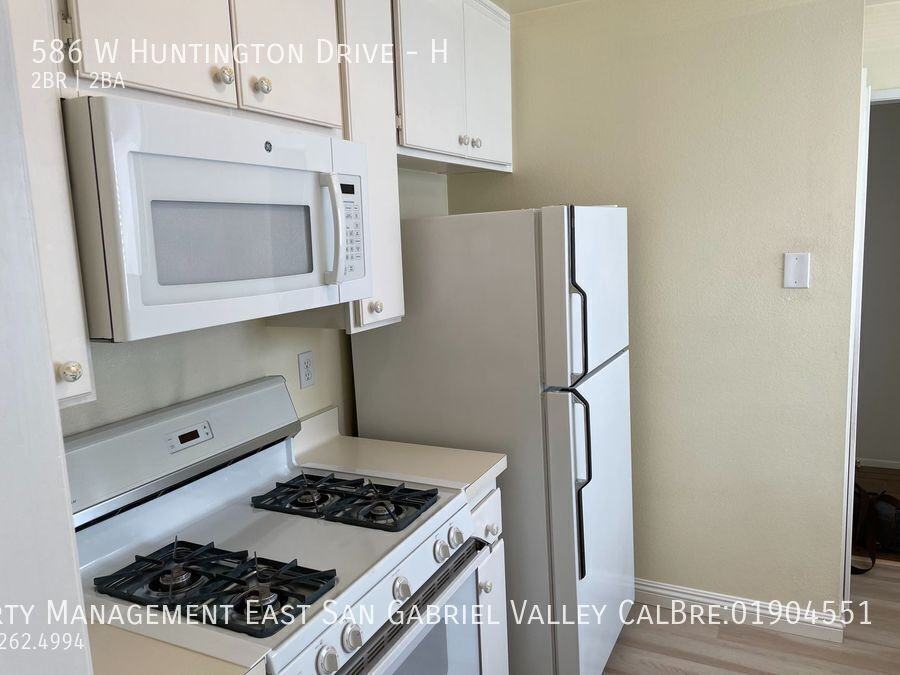 586 W Huntington Dr #H - Photo 4 of 22