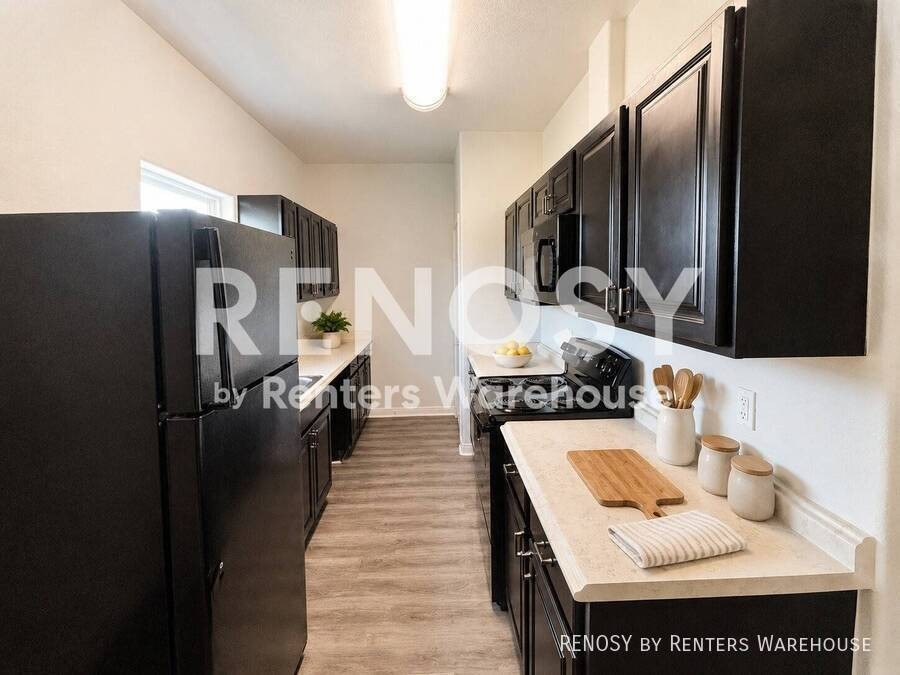 13002 32nd St - Photo 4 of 16