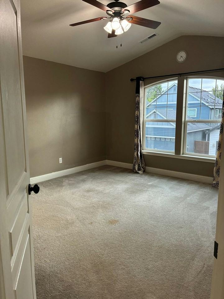 160 NE Porto Way - Photo 6 of 41