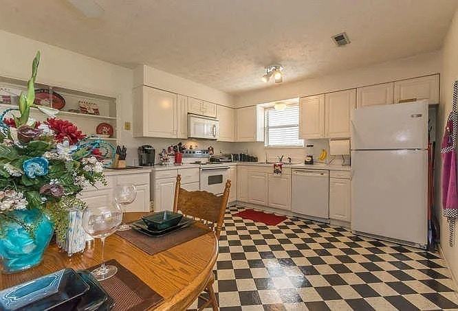 6015 Morning Glory Pl - Photo 5 of 11