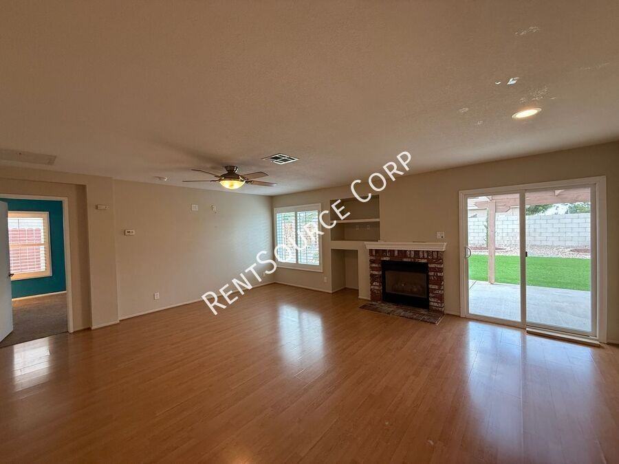 3321 Kaylyn St - Photo 4 of 23