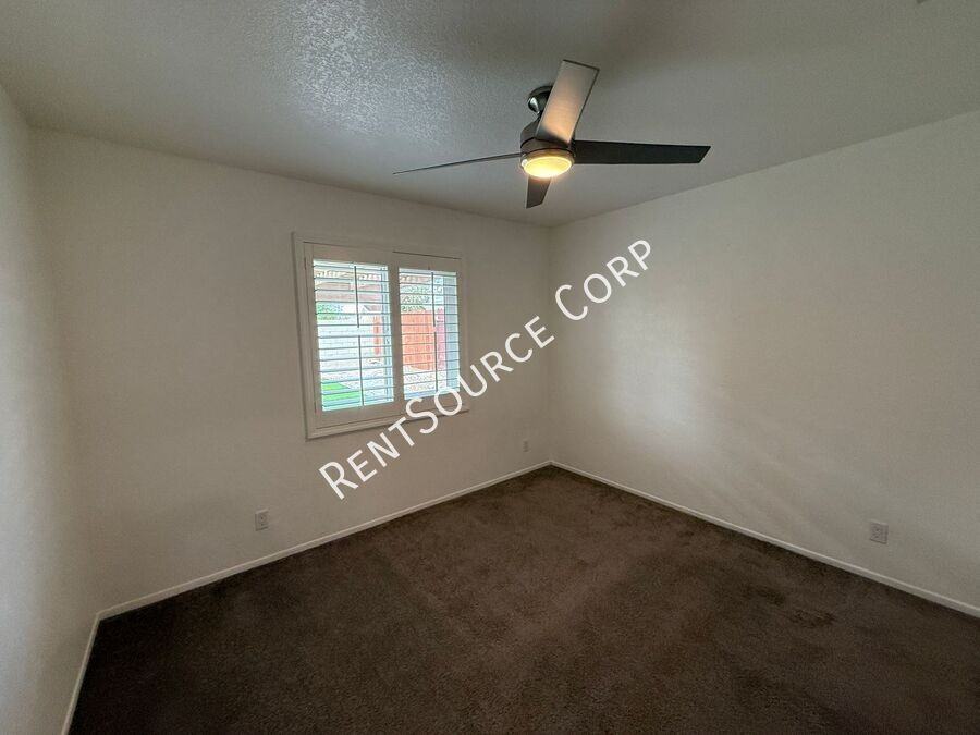 3321 Kaylyn St - Photo 6 of 23