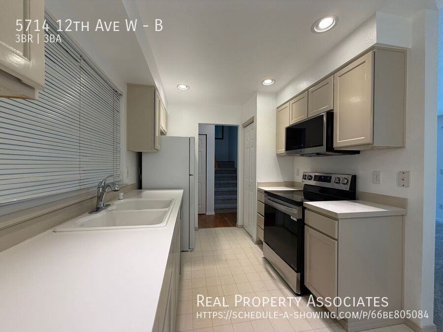 5714 12th Ave W #B - Photo 5 of 20