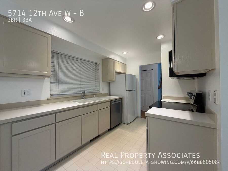 5714 12th Ave W #B - Photo 6 of 20