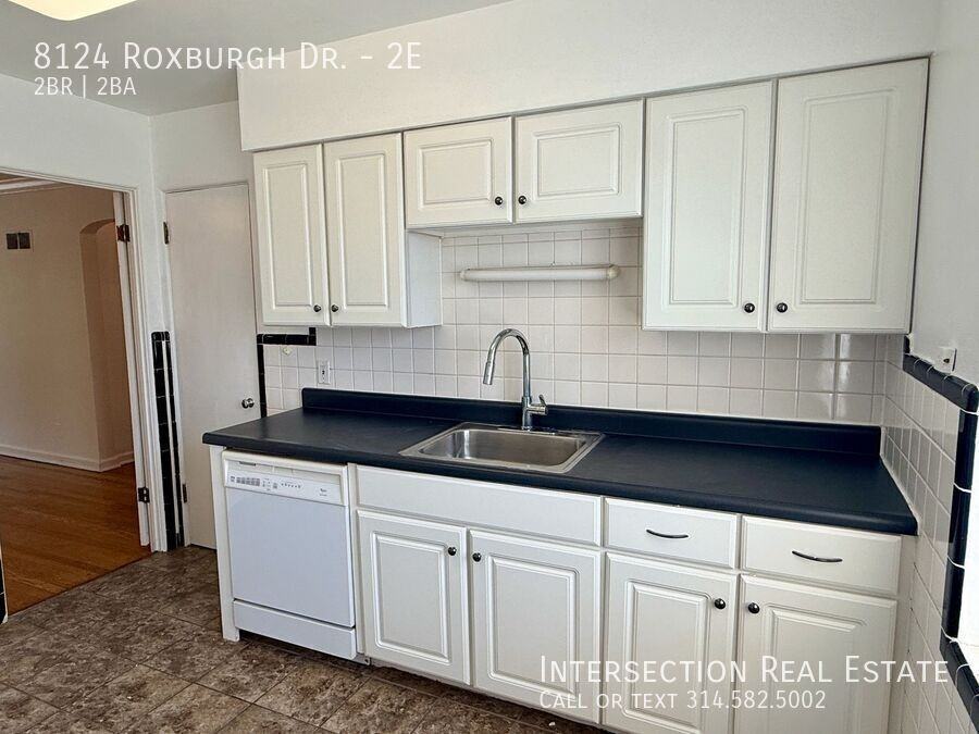 8124 Roxburgh Dr #2E - Photo 5 of 17