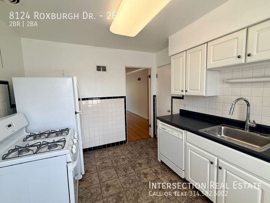 8124 Roxburgh Dr #2E - Photo 6 of 17