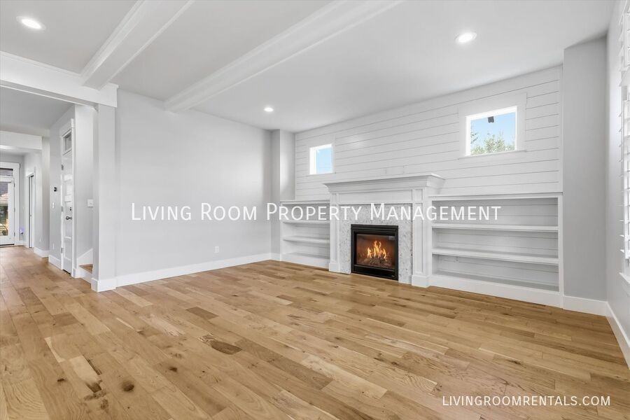 5485 Ne 37th Ave - Photo 2 of 20