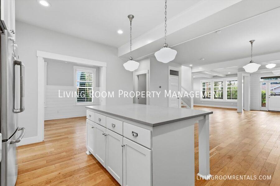 5485 Ne 37th Ave - Photo 6 of 20