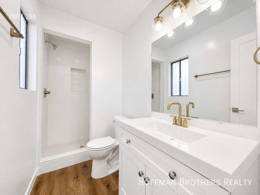 5111 Harold Way #307 - Photo 6 of 14