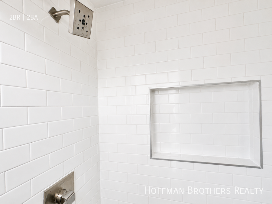 5111 Harold Way #307 - Photo 7 of 14