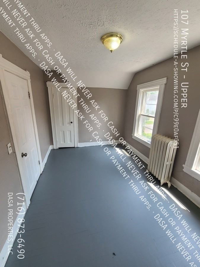 107 Myrtle St - Photo 2 of 10
