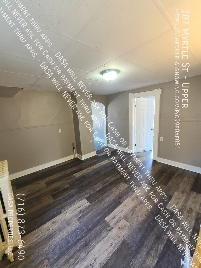 107 Myrtle St - Photo 5 of 10
