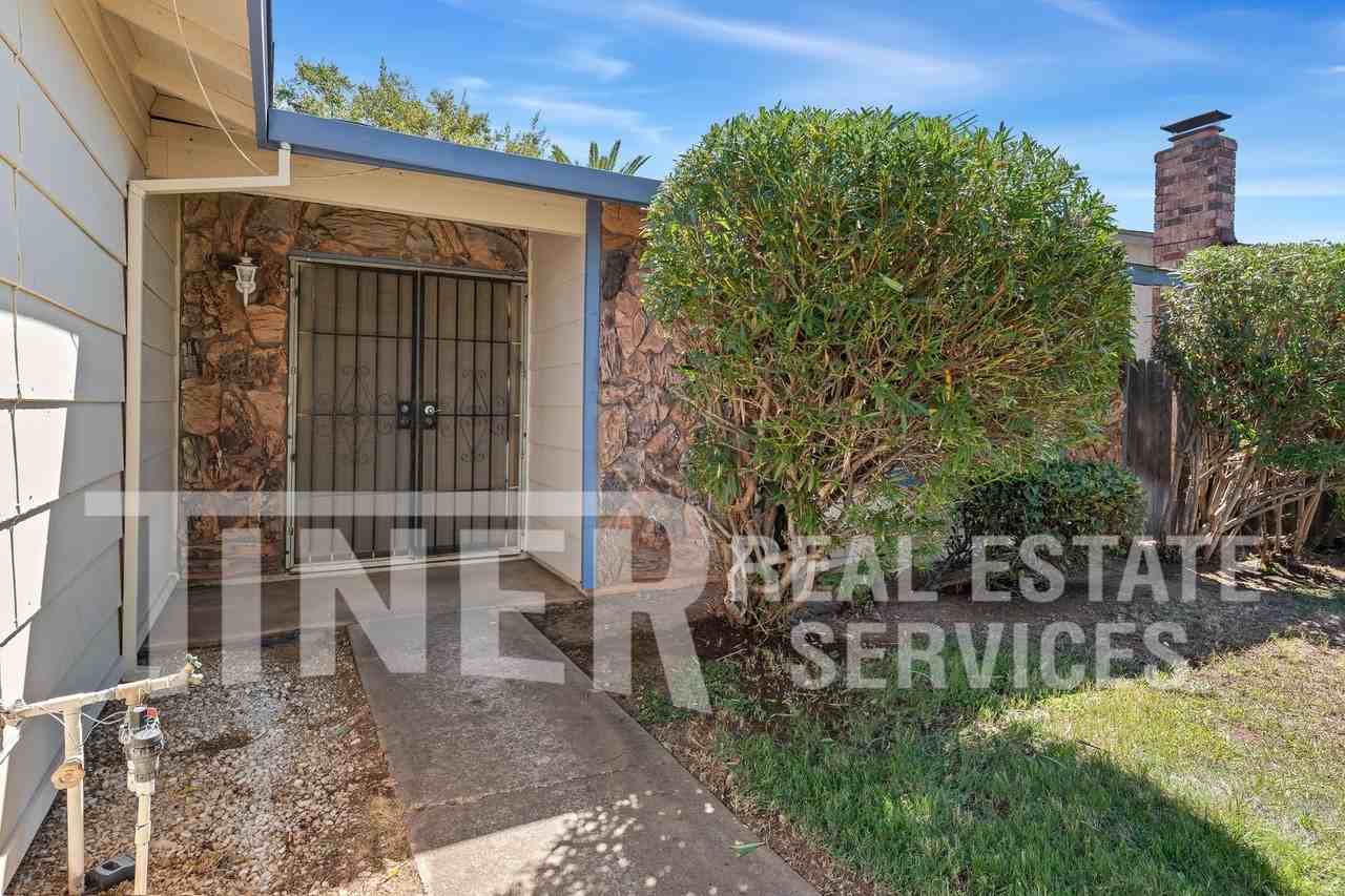 10237 Country Way - Photo 6 of 25