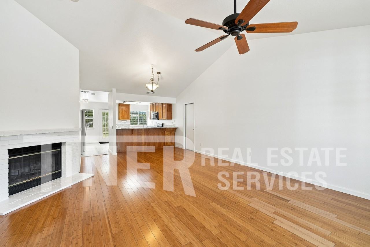 3863 Olivebranch Ln - Photo 6 of 22