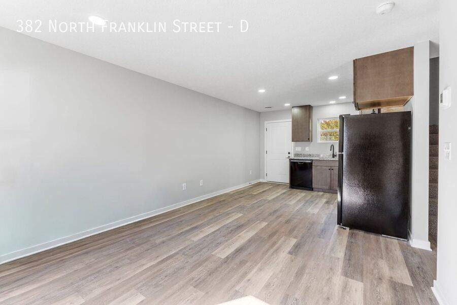 382 N Franklin St #D - Photo 2 of 28