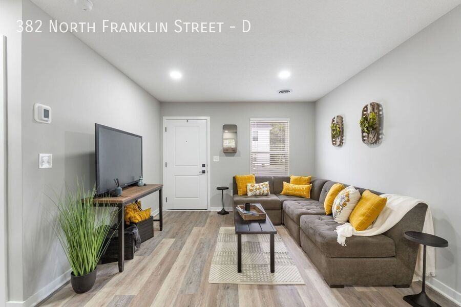 382 N Franklin St #D - Photo 7 of 28
