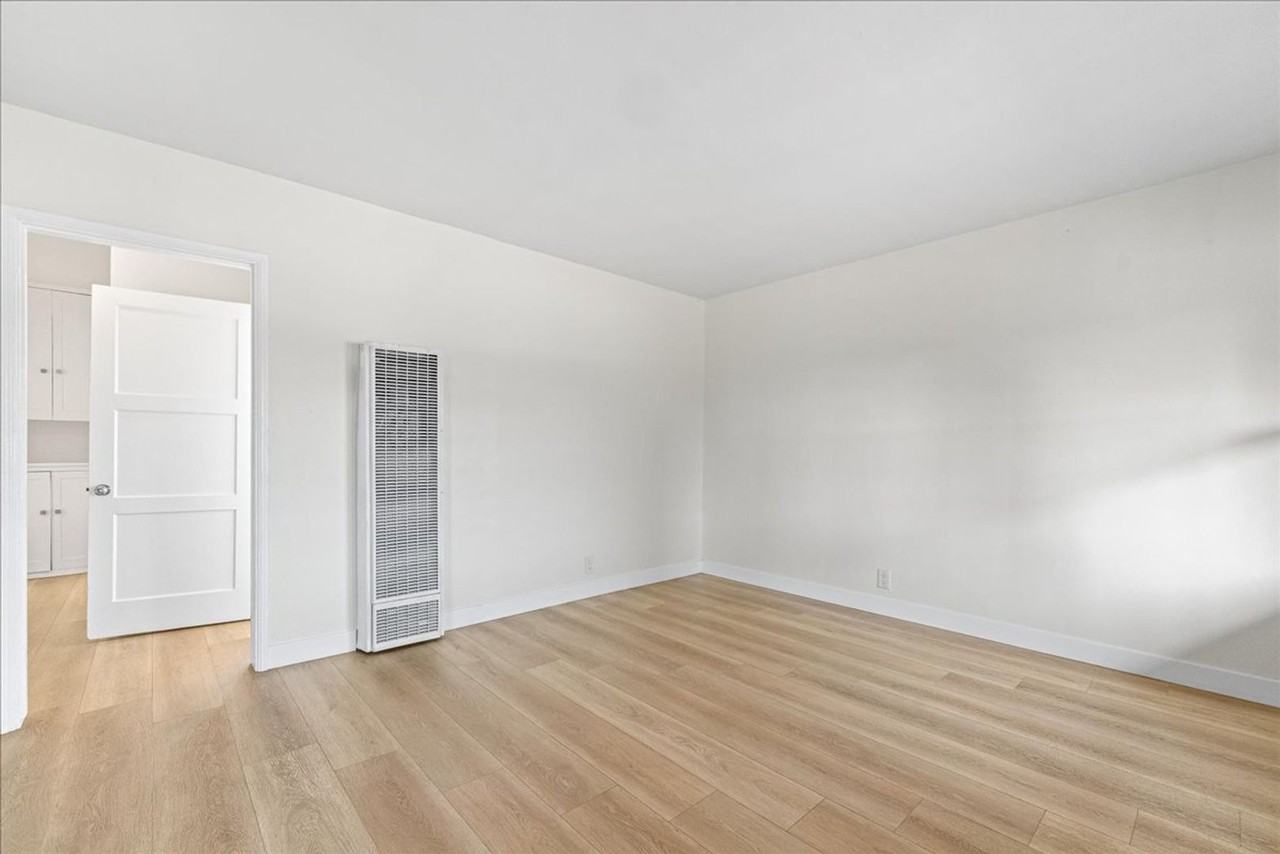 1922 Locust Ave #06 - Photo 2 of 9