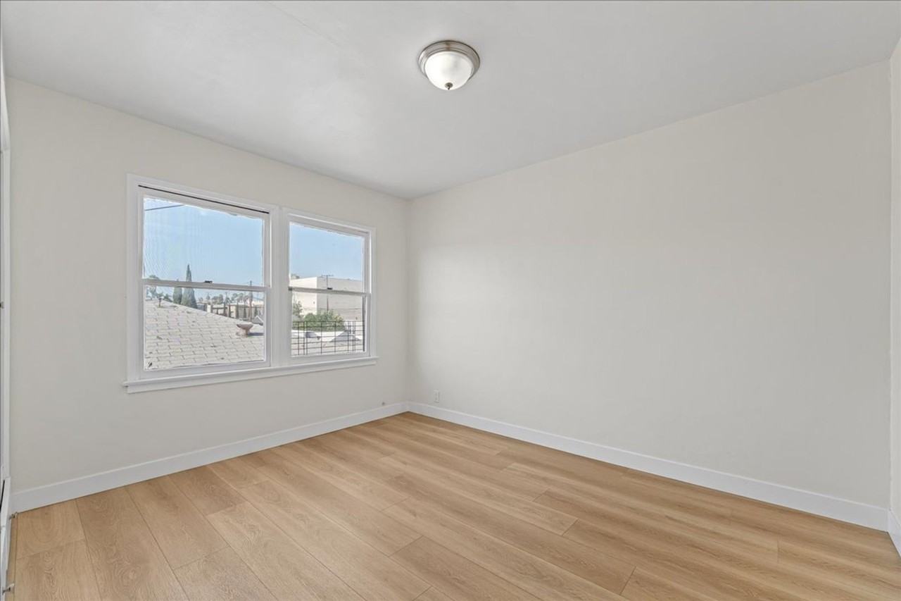1922 Locust Ave #06 - Photo 7 of 9