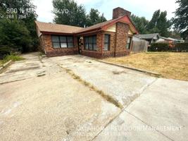 featured image of 800 N Midwest Blvd