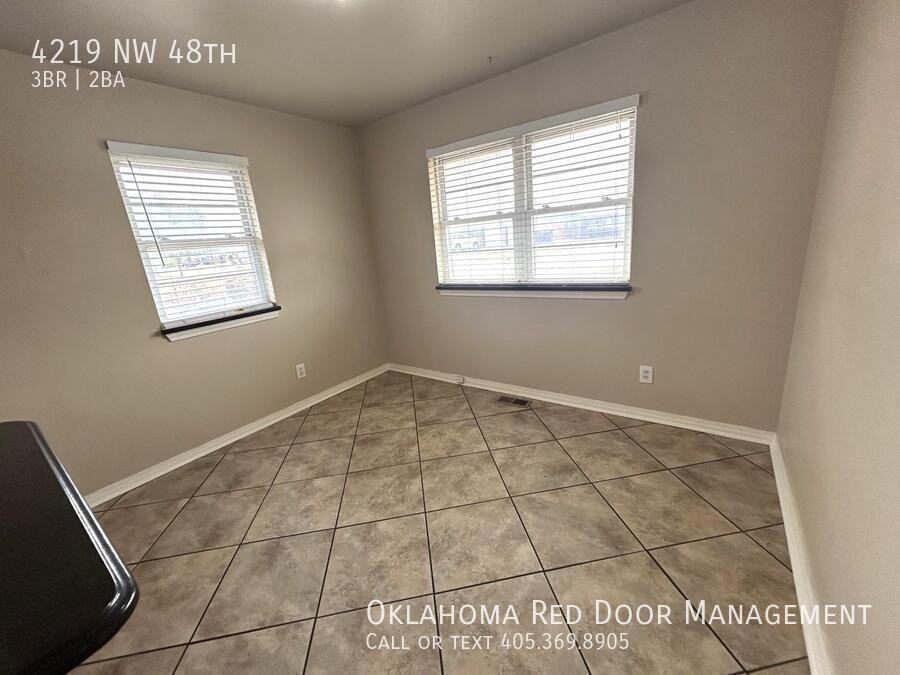 4219 Nw 48th St - Photo 4 of 10
