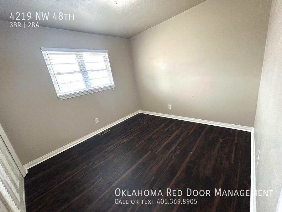 4219 Nw 48th St - Photo 5 of 10
