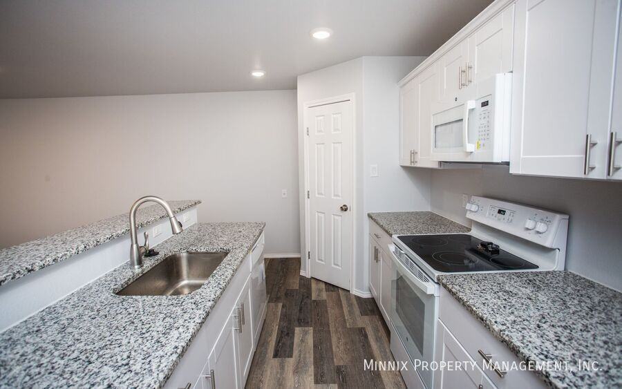 5607 Kemper St #B - Photo 4 of 30