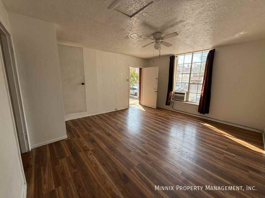 1526 E. Yandell Dr. - 1526 E. Yandell Dr. #3 - Photo 4 of 11