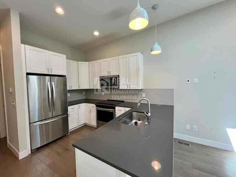 3833 Shoshone St - Photo 2 of 9
