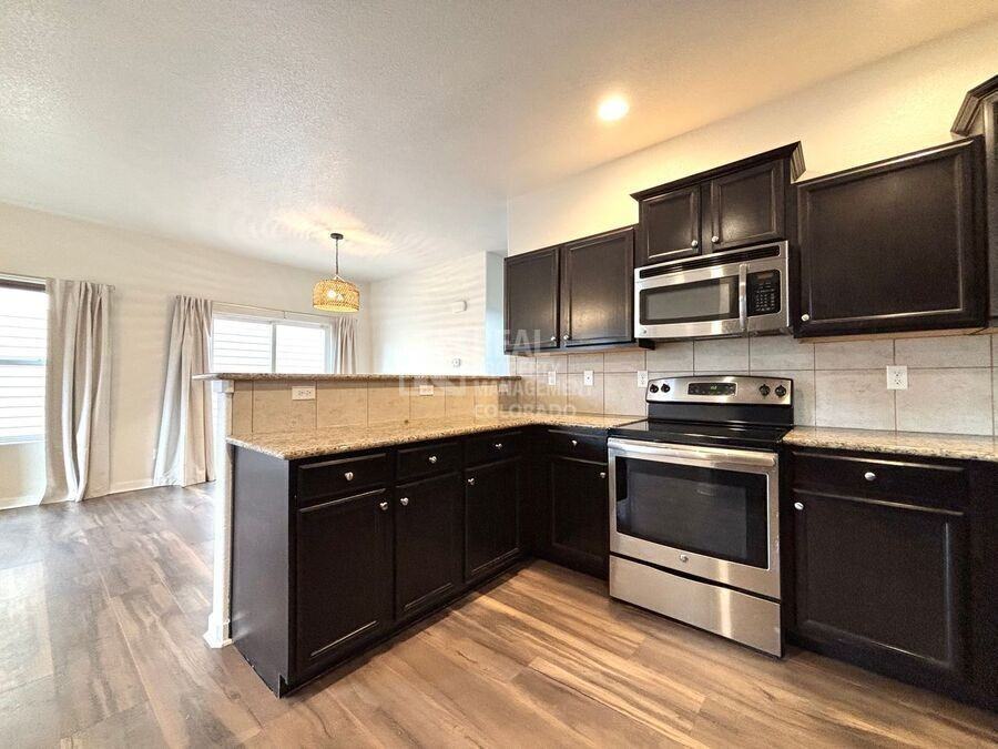 914 Antrim Loop - Photo 5 of 19