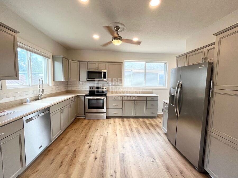 103 3rd St - Photo 4 of 26