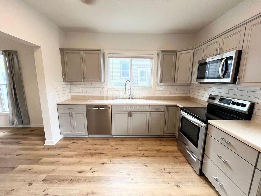 103 3rd St - Photo 5 of 26